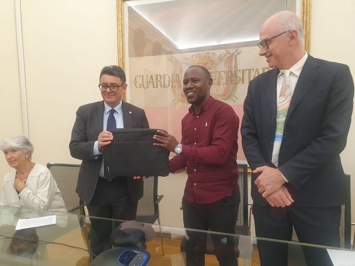 UniSi, rifugiato ruandese arrivato a Siena con progetto Unicore. Di Pietra: "Faremo lo stesso con Gaza"