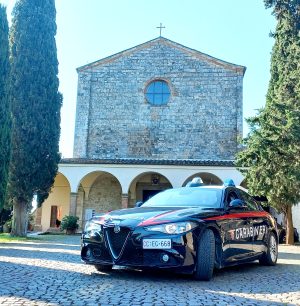 Poggibonsi: furti in appartamento a Staggia, arrestato ladro in fuga