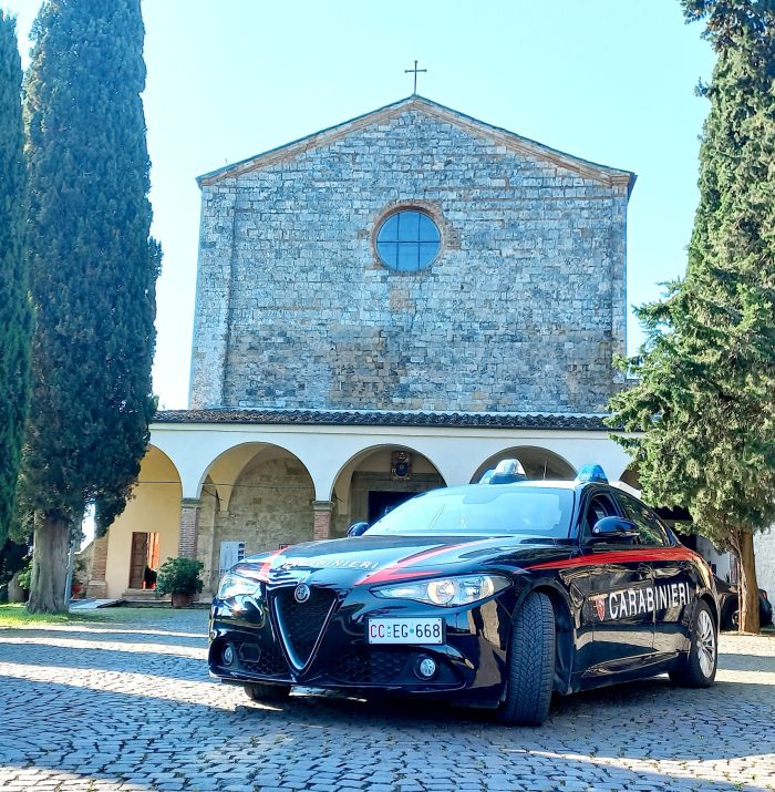 Poggibonsi: furti in appartamento a Staggia, arrestato ladro in fuga
