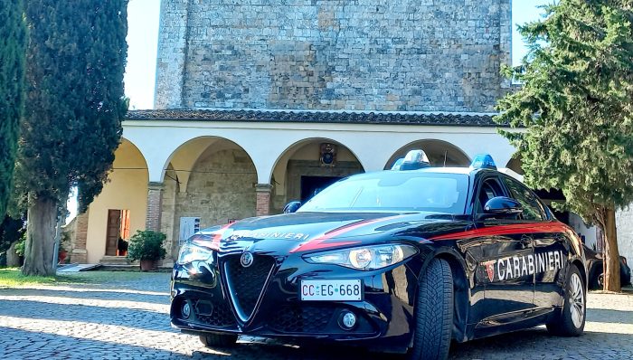 Poggibonsi: furti in appartamento a Staggia, arrestato ladro in fuga