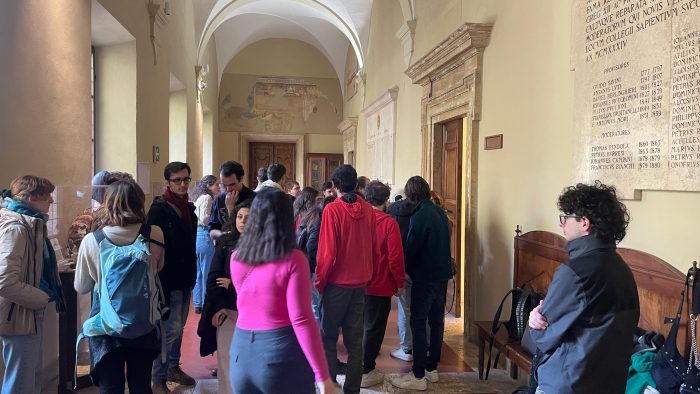 UniSi, bagarre al Rettorato per la sospensione delle elezioni studentesche