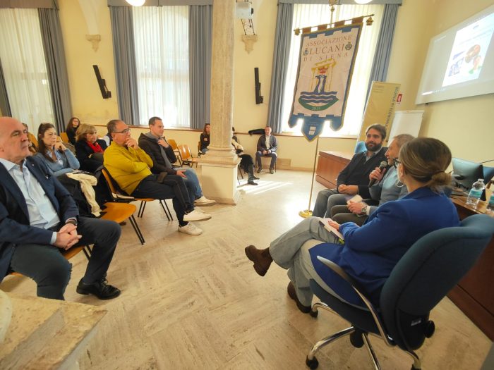 Siena riflette sulla genitorialit&agrave; e la famiglia moderna