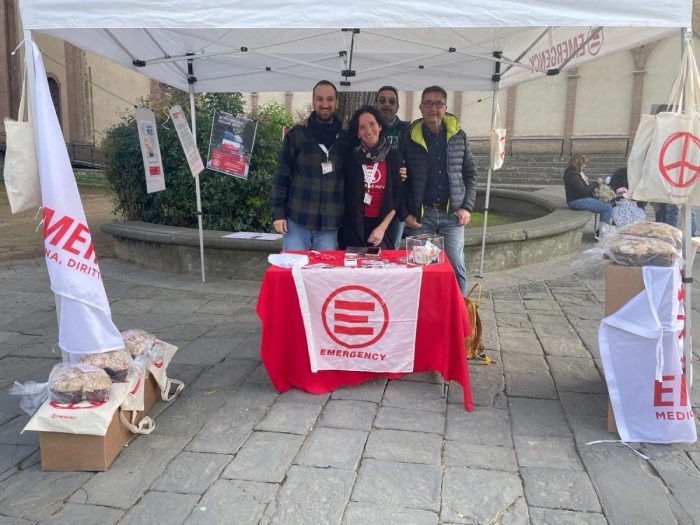 Anche a Siena arriva il panettone solidale di Emergency