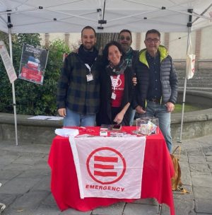 Un &ldquo;Cantuccio di Pace&rdquo; per le madri nelle zone di guerra: Emergency torna in piazza a Siena