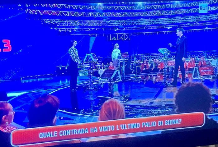 Il Palio di Siena protagonista a L&rsquo;Eredit&aacute; con lo sfondone della concorrente