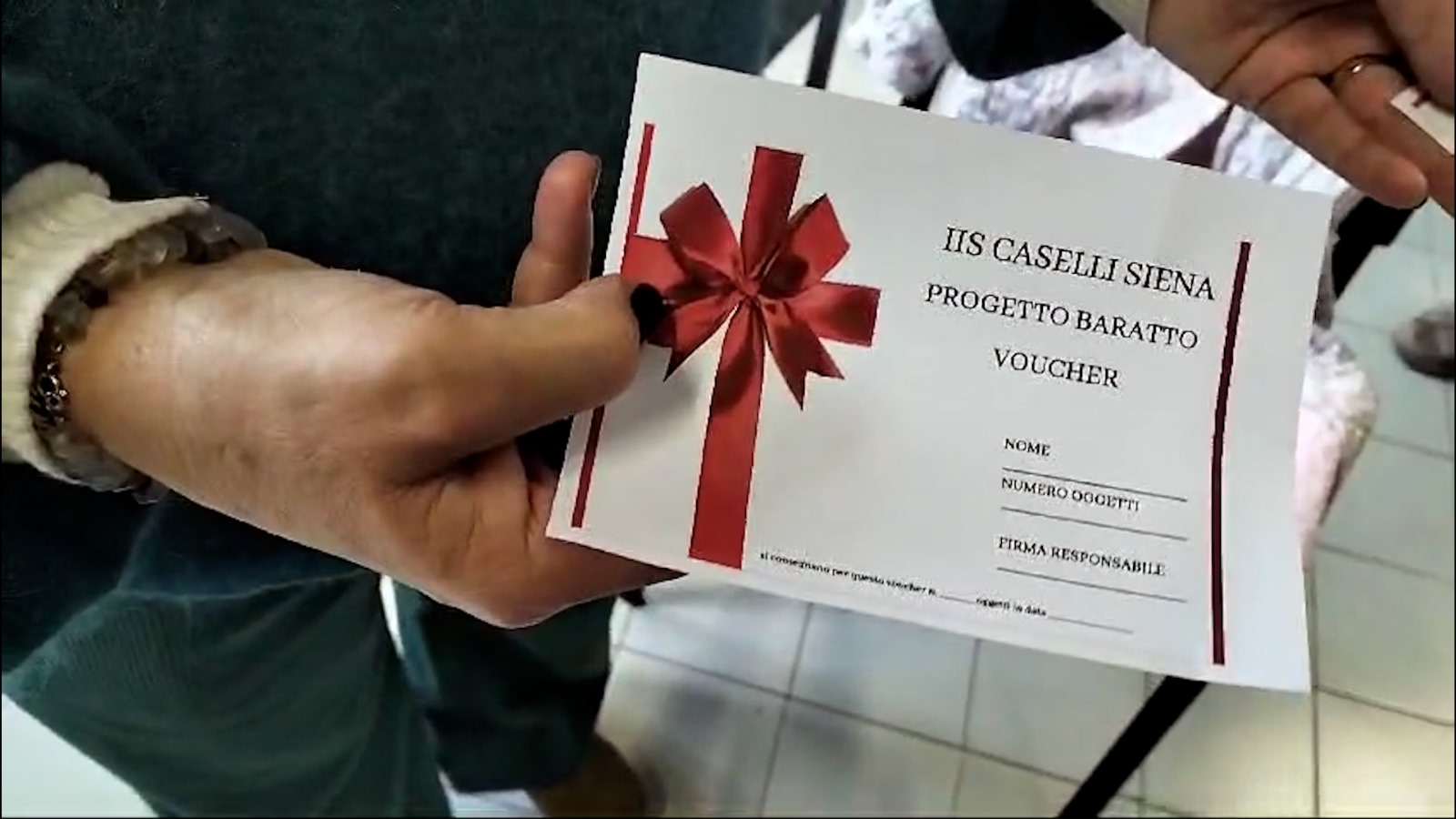 Progetto baratto, l'arte dello scambio e del riciclo arriva all'Istituto  Caselli di Siena | RadioSienaTv