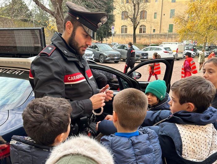 Associazione Nazionale Carabinieri Siena: 180 studenti delle scuole al progetto "La strada tra passione e sicurezza"