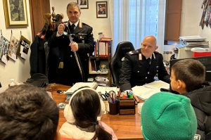 Gli alunni della scuola Savina Petrilli di Siena carabinieri per un giorno