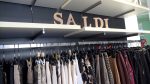 Saldi invernali a Siena tra luci e ombre, ma l’arrivo del freddo anima le aspettative