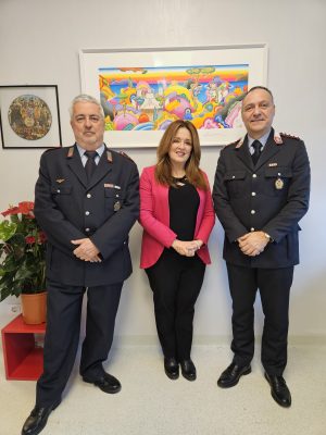 Polizia Municipale di Siena dona alla Lilt il ricavato del calendario 2025