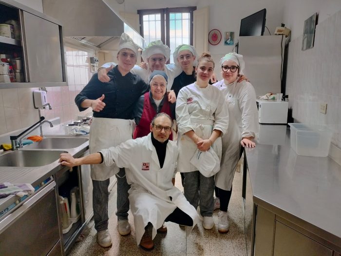 Siena, Solidariet&agrave; a tavola torna alla mensa di San Girolamo