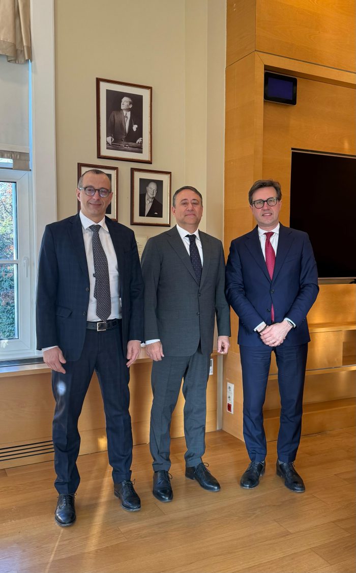 Beko, Nardella e Ricci a Istanbul: "Tavolo resta aperto e si allarga all'Europa, la battaglia continua"