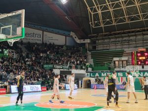 Vismederi Costone vince il derby con la Mens Sana: per i biancoverdi niente playoff