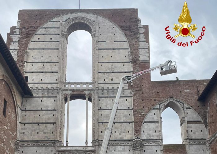 Evacuazione dal Facciatone del Duomo di Siena e dalla "Porta del Cielo", ma &egrave; una simulazione