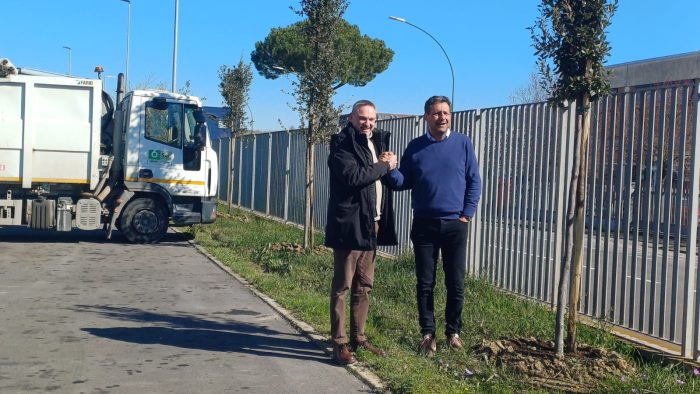 Sei Toscana pianta 15 alberi per compensare la CO₂ emessa durante le ultime due edizioni di Strade Bianche