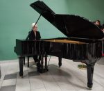 Gli Amici di Poggibonsi donano un pianoforte all’ospedale di Campostaggia