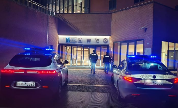 Rissa tra tre extracomunitari a Porta Siena, provvedimenti del Prefetto: un espulsione e due DASPO urbani