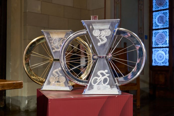 Conto alla rovescia per Strade Bianche 2025. Il campione del mondo Tadej Pogacar alla ricerca del terzo successo