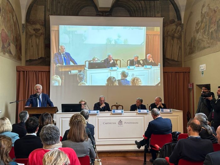 Umanizzazione cure, evento a Pontignano. Giani: "Investire su ospedali di comunit&agrave;". Bezzini: "Pi&ugrave; risorse per assunzioni e liste di attesa"