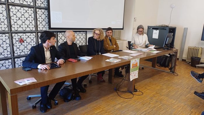 &ldquo;Parole in Cammino&rdquo; e &ldquo;100 Canti per Siena&rdquo; celebrano  la lingua italiana con il tavolo letterario 2025
