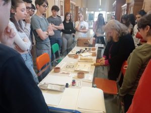 Siena, al Piccolomini un viaggio nella storia della calligrafia per la prima Giornata nazionale dell'ascolto dei minori