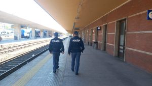Siena: senza biglietto si rifiuta di scendere dal treno, la Polizia scopre che doveva scontare un anno di reclusione