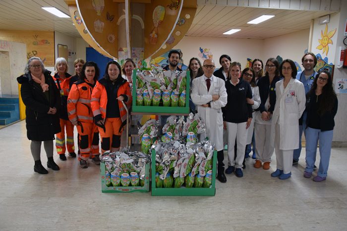 Ospedale le Scotte Siena, 80 uova di Pasqua per i piccoli pazienti della pediatria