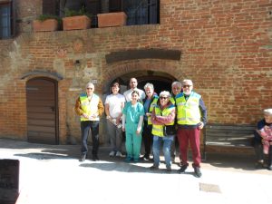 La Misericordia di San Miniato di Siena regala sorrisi: consegnate le uova di Pasqua agli anziani della Casa di Riposo e ai bambini della Domus Concordiae