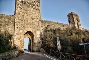 Monteriggioni: Ztl al Castello, da domani al via le sanzioni