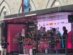 Giro d’Italia a Siena, i bambini delle quarte della Pascoli protagonisti con “Biciscuola”