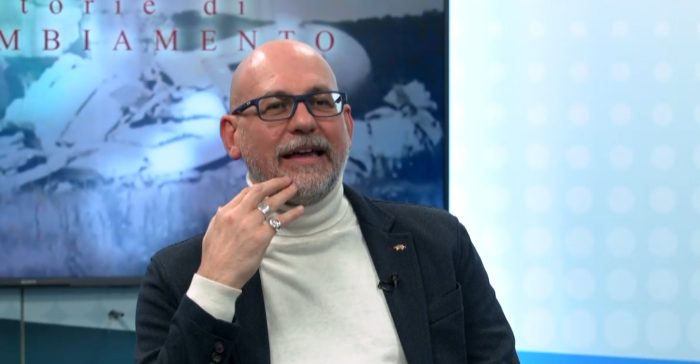 Palio, Giovanni Mazzini presenta il Drappellone di Manganelli: "Onorato della scelta dell'artista"