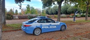 Polizia, espulsi a Siena tre stranieri irregolari: uno fu coinvolto nelle risse in centro