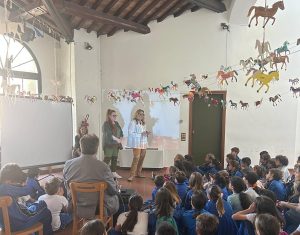 Siena: "Cavalli di Piccoli Autori", istallazione dei bambini di San Girolamo