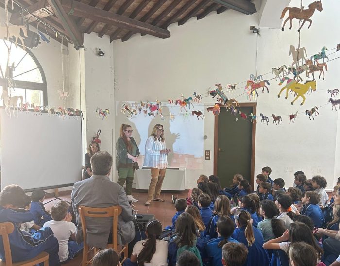 Siena: "Cavalli di Piccoli Autori", istallazione dei bambini di San Girolamo