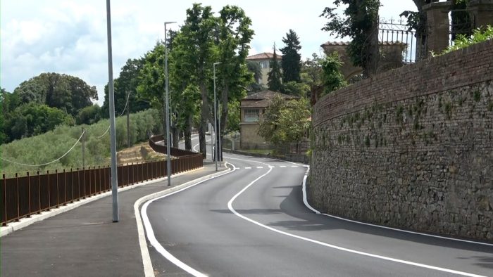 Siena, conclusi i lavori in via Scacciapensieri: riaperta la strada a doppio senso