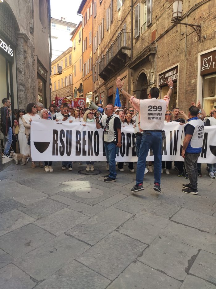 Beko Siena, Sernet propone ricollocazione dei dipendenti. I sindacati: "Cos&igrave; si indebolisce la vertenza"