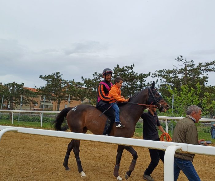 Corse di cavalli a Monteroni: Tempesta ne vince tre su quattro