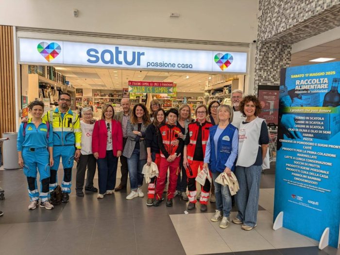 Raccolta alimentare, oltre 4 tonnellate di prodotti per le famiglie fragili: grande generosit&agrave; a Poggibonsi