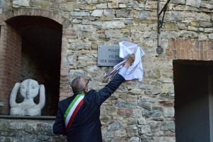Castellina in Chianti, inaugurate la piazzetta e la statua dedicate a Brunelleschi