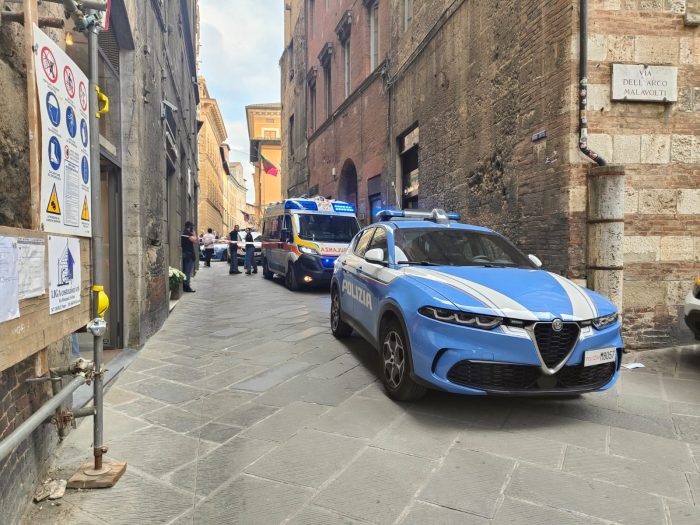 Siena, muore in un bar del centro storico. Fatale un malore