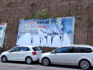 Rifondazione Comunista Siena: "Vandalizzato un nostro manifesto"