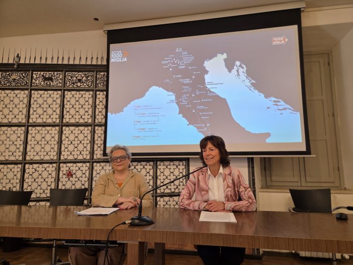 La magia della 1000 Miglia fa di nuovo tappa a Siena