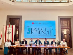 "Anima Etrusca, Etruscan Soul": a San Gimignano una mostra rilegge la fortuna del "Progetto Etruschi"