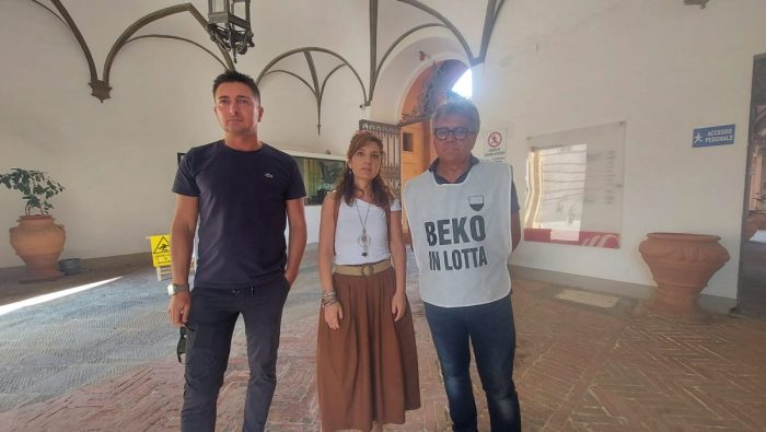 Vertenza Beko: Reindustrializzazione al centro, attesa per la visita del Ministro Urso