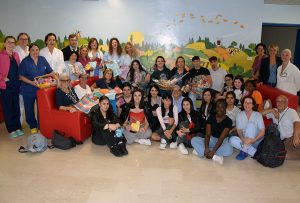 Generosità al Dipartimento della Donna e dei Bambini delle Scotte: donazioni del Caselli e della Contrada della Torre