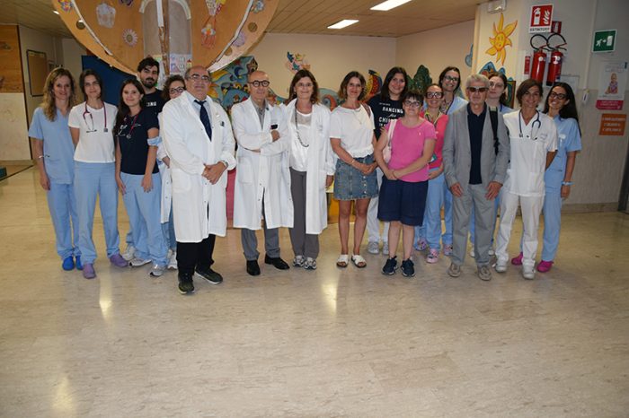 Siena, il regalo di battesimo si trasforma in una donazione per la Pediatria