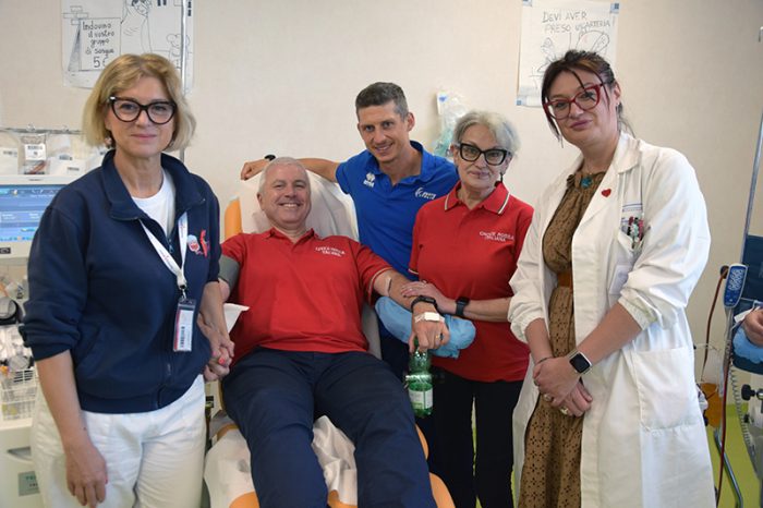 Giornata Mondiale del Donatore di Sangue, all’Aou Senese testimonial d’eccezione il Mangia 2025 Duccio Marsili
