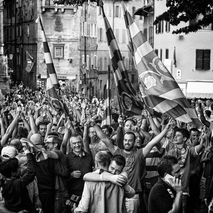 Il Palio trionfa anche fuori Siena: premio nazionale alla fotografa senese Luciana Petti