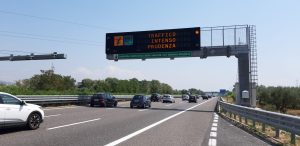 Traffico, prove generali di esodo estivo. Fine settimana da bollino rosso sulle strade