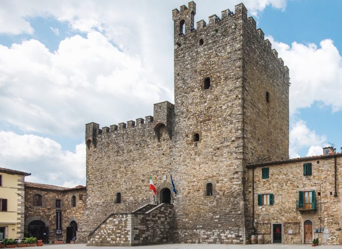 “Viaggio nel tempo” trasforma Castellina in Chianti in una festa senza epoca